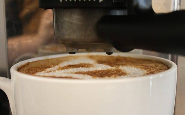 De ce este importanta decalcifierea si curatarea expresorului de cafea?