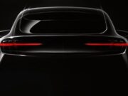 Ford a publicat prima imagine teaser a noului SUV electric Ford, inspirat din designul lui Mustang imagine teaser a noului SUV electric Ford