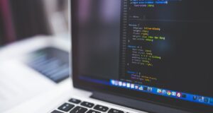 Beneficiile unui website profesional: de ce magazinele si paginile web create de o agatie de specialisti atrag mai multi clienti