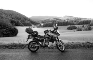 Eleganța și performanța în lumea motocicletelor Honda: o privire detaliată asupra modelelor Honda Transalp și Honda CBR 125