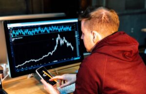 Creștere Modestă a Salariilor în România în Februarie 2024: Detalii despre Evoluția Câștigurilor