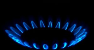 Parlamentul clarifică obligațiile OMV Petrom și Romgaz privind vânzarea gazelor la preț plafonat până în martie 2025